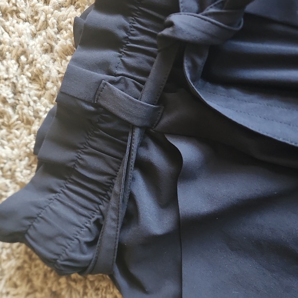 Athleta black womans capri pants size 14 - Picture 6 of 8